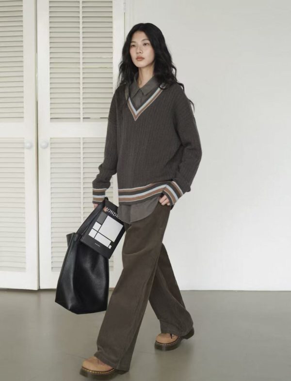 v neck knitted sweater