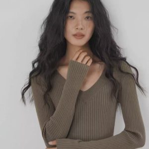 deep v neck knitted sweater